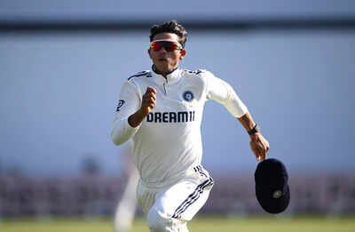 Rajasthan Royals meetup at Edgbaston! Yashasvi Jaiswal jumps up and down in joy upon meeting Kumar Sangakkara - watch